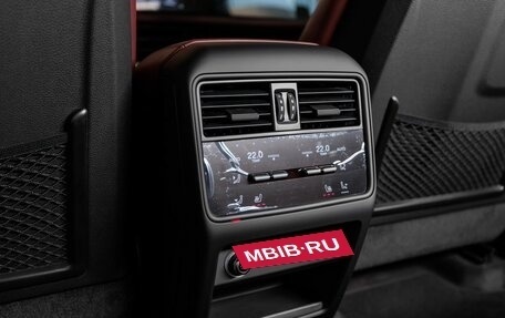 Porsche Cayenne III, 2025 год, 24 490 000 рублей, 27 фотография