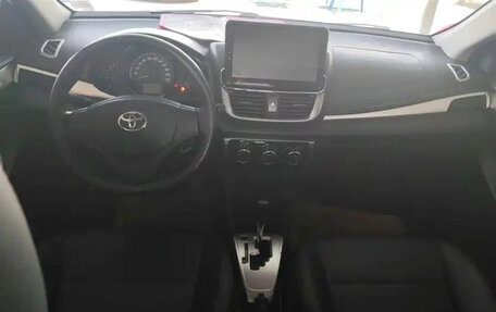 Toyota Yaris XP150 рестайлинг, 2021 год, 1 100 000 рублей, 12 фотография