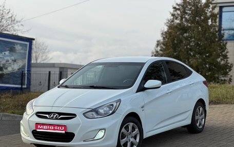 Hyundai Solaris II рестайлинг, 2013 год, 750 000 рублей, 1 фотография