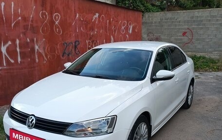 Volkswagen Jetta VI, 2013 год, 925 000 рублей, 1 фотография