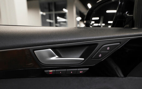 Audi A8, 2015 год, 3 463 000 рублей, 23 фотография