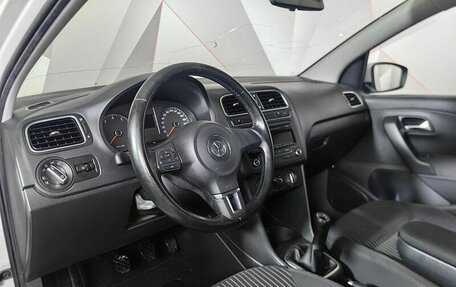 Volkswagen Polo VI (EU Market), 2011 год, 435 000 рублей, 18 фотография