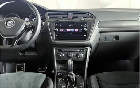 Volkswagen Tiguan II, 2020 год, 2 700 000 рублей, 13 фотография