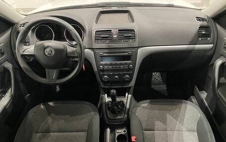 Skoda Yeti I рестайлинг, 2014 год, 1 002 000 рублей, 10 фотография