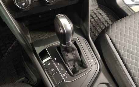 Volkswagen Tiguan II, 2017 год, 2 499 000 рублей, 16 фотография