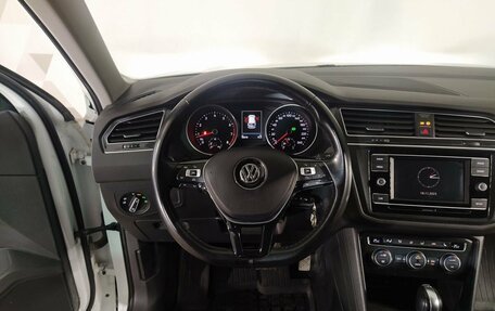 Volkswagen Tiguan II, 2017 год, 2 499 000 рублей, 13 фотография