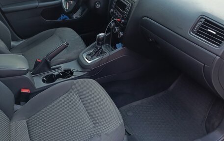 Volkswagen Jetta VI, 2013 год, 925 000 рублей, 13 фотография