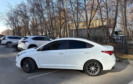 Hyundai Solaris II рестайлинг, 2019 год, 1 350 000 рублей, 2 фотография