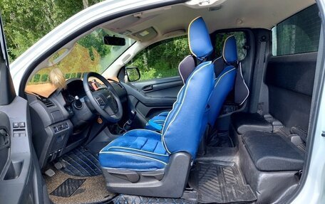 Isuzu D-Max II, 2019 год, 3 200 000 рублей, 5 фотография