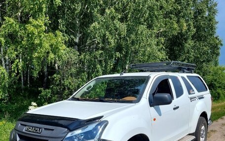 Isuzu D-Max II, 2019 год, 3 200 000 рублей, 13 фотография