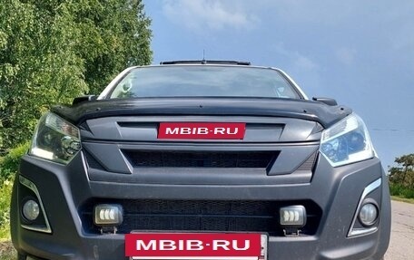 Isuzu D-Max II, 2019 год, 3 200 000 рублей, 9 фотография