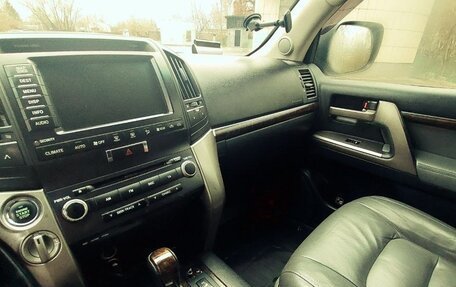 Toyota Land Cruiser 200, 2009 год, 2 300 000 рублей, 6 фотография