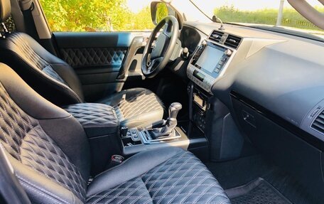 Toyota Land Cruiser Prado 150 рестайлинг 2, 2019 год, 4 460 000 рублей, 5 фотография