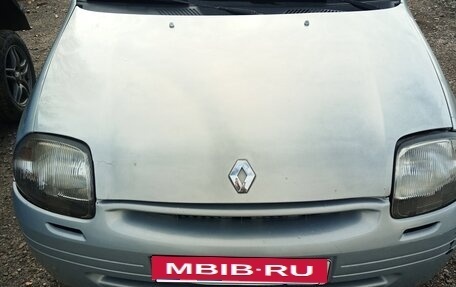 Renault Clio III, 2000 год, 260 000 рублей, 4 фотография