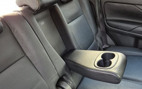 Mitsubishi Outlander III рестайлинг 3, 2014 год, 1 520 000 рублей, 17 фотография