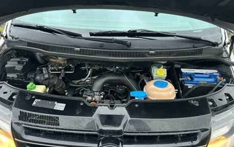 Volkswagen Caravelle T5, 2011 год, 2 300 000 рублей, 3 фотография