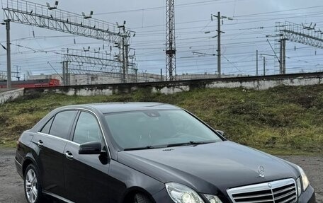 Mercedes-Benz E-Класс, 2011 год, 1 125 000 рублей, 2 фотография