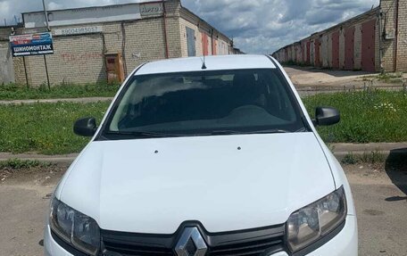 Renault Logan II, 2016 год, 380 000 рублей, 1 фотография