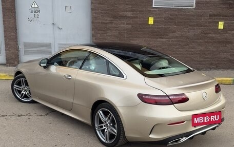 Mercedes-Benz E-Класс, 2018 год, 4 000 000 рублей, 3 фотография