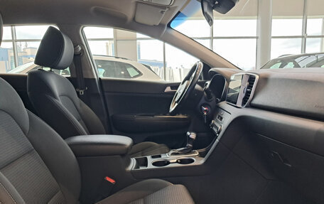 KIA Sportage IV рестайлинг, 2018 год, 2 299 000 рублей, 13 фотография