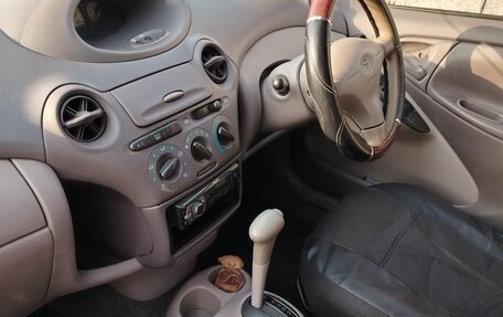 Toyota Platz, 2000 год, 250 000 рублей, 8 фотография