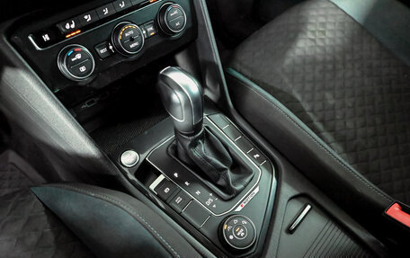 Volkswagen Tiguan II, 2020 год, 2 894 000 рублей, 13 фотография