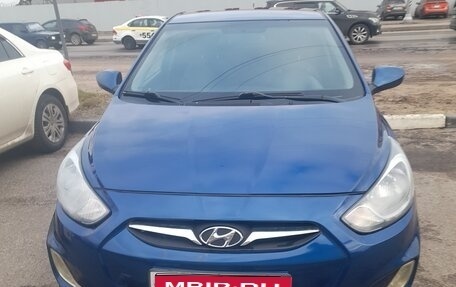 Hyundai Solaris II рестайлинг, 2012 год, 550 000 рублей, 1 фотография