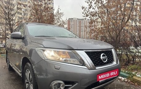 Nissan Pathfinder, 2015 год, 1 549 000 рублей, 3 фотография