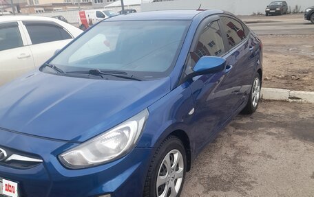 Hyundai Solaris II рестайлинг, 2012 год, 550 000 рублей, 2 фотография