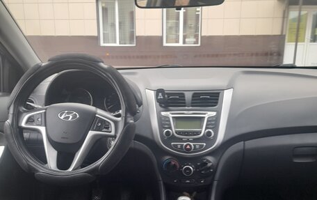 Hyundai Solaris II рестайлинг, 2012 год, 550 000 рублей, 7 фотография