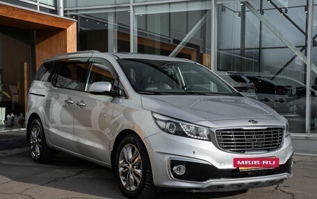 KIA Carnival III, 2017 год, 2 198 000 рублей, 5 фотография