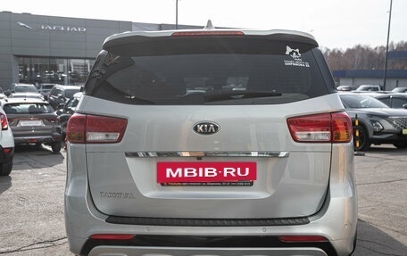 KIA Carnival III, 2017 год, 2 198 000 рублей, 8 фотография