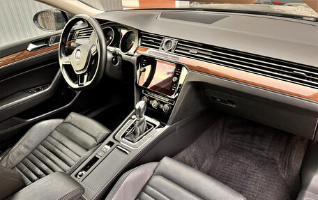 Volkswagen Passat B8 рестайлинг, 2019 год, 2 400 000 рублей, 15 фотография