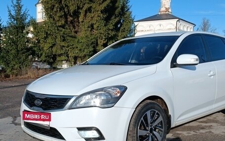 KIA cee'd I рестайлинг, 2010 год, 700 000 рублей, 2 фотография