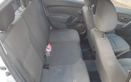 Renault Logan II, 2020 год, 600 000 рублей, 13 фотография