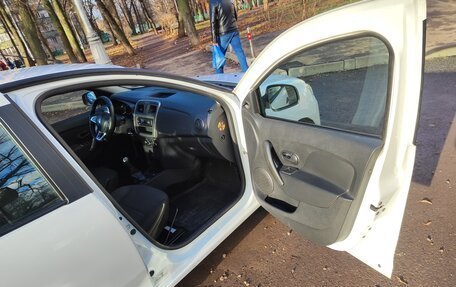 Renault Logan II, 2020 год, 600 000 рублей, 17 фотография