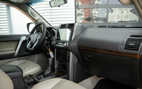 Toyota Land Cruiser Prado 150 рестайлинг 2, 2010 год, 2 625 000 рублей, 20 фотография