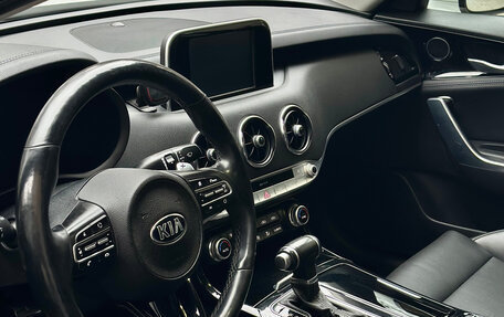 KIA Stinger I, 2019 год, 2 250 000 рублей, 24 фотография