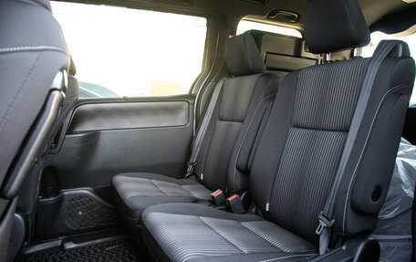 Toyota Voxy III, 2018 год, 2 248 000 рублей, 12 фотография