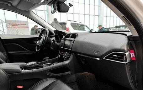 Jaguar F-Pace, 2018 год, 2 550 000 рублей, 15 фотография