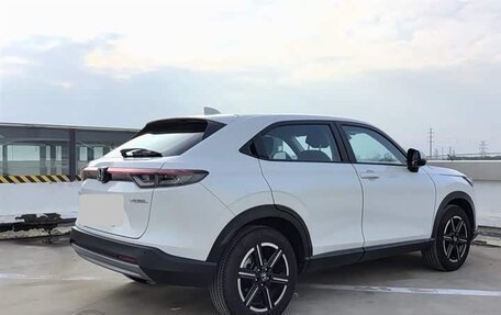 Honda Vezel, 2023 год, 1 640 000 рублей, 2 фотография
