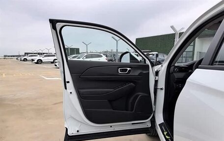 Honda Vezel, 2023 год, 1 640 000 рублей, 7 фотография