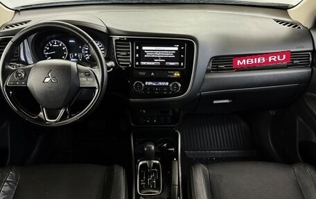 Mitsubishi Outlander III рестайлинг 3, 2018 год, 2 345 000 рублей, 5 фотография