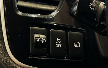 Mitsubishi Outlander III рестайлинг 3, 2018 год, 2 345 000 рублей, 10 фотография