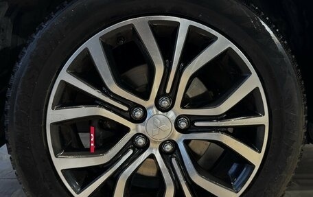 Mitsubishi Outlander III рестайлинг 3, 2018 год, 2 345 000 рублей, 18 фотография