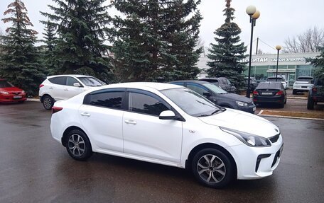 KIA Rio IV, 2017 год, 1 100 000 рублей, 8 фотография