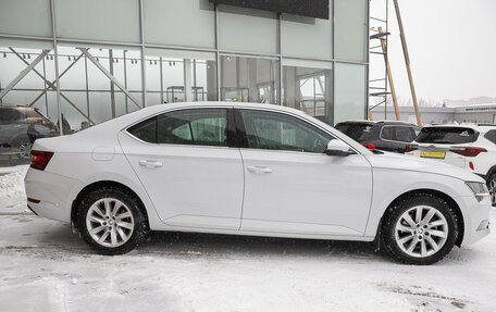 Skoda Superb III рестайлинг, 2018 год, 1 998 000 рублей, 9 фотография