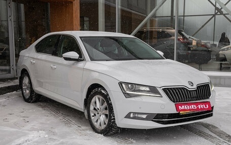 Skoda Superb III рестайлинг, 2018 год, 1 998 000 рублей, 4 фотография
