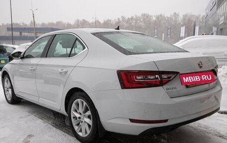Skoda Superb III рестайлинг, 2018 год, 1 998 000 рублей, 6 фотография