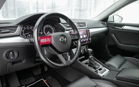 Skoda Superb III рестайлинг, 2018 год, 1 998 000 рублей, 11 фотография